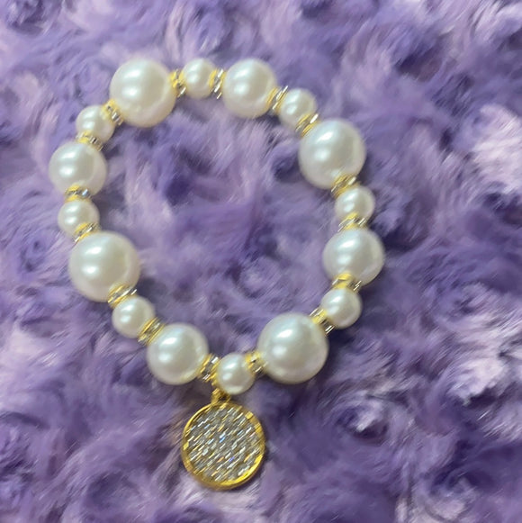 Pearl Stretch Bracelet with Gold Bling Disc